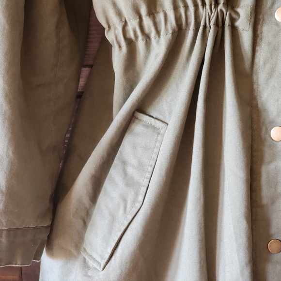 Olive Green Utility Jacket with Hood Snaps & Zipper POCKETS Size XL EUC - Picture 11 of 12